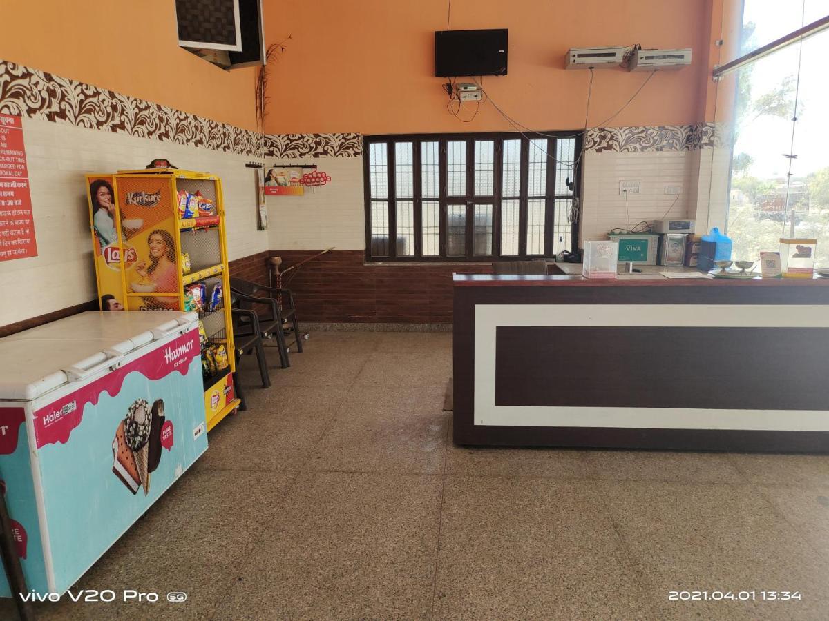 Hotel Purnima Palace Fatehpur  Ngoại thất bức ảnh